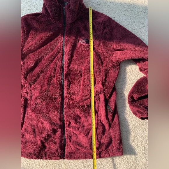 The North Face Women’s Size Medium Shadow Luxe Osito Fleece Jacket in Regal Red - Picture 11 of 11